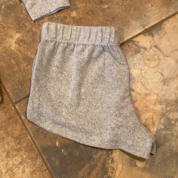 Pajama Set - Picture 5 of 8